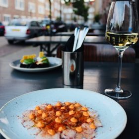 IMG 2047 Paskamer wijn en eetbar in de Pijp te Amsterdam